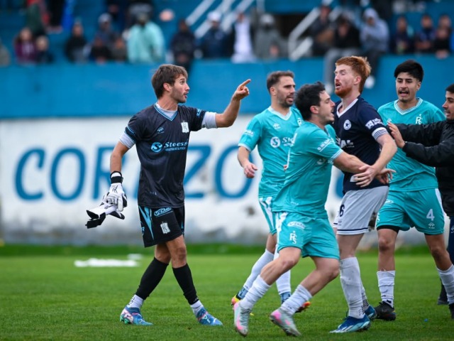 Tres jugadores de Ferro y un auxiliar de Racing, informados
